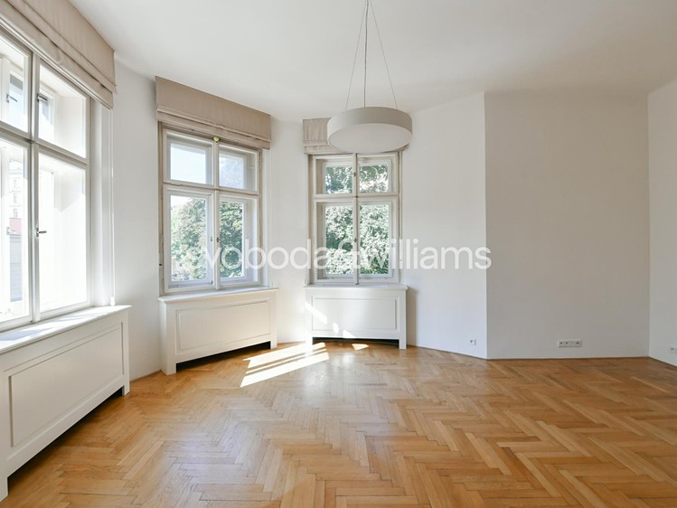 Pronájem bytu 6 pokojů a více 257 m² - foto 5