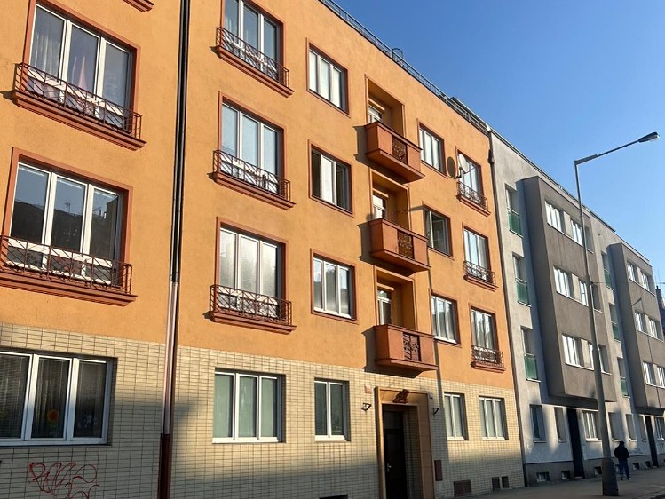 Pronájem bytu 2+1 86 m² (Jednopodlažní) - foto 1