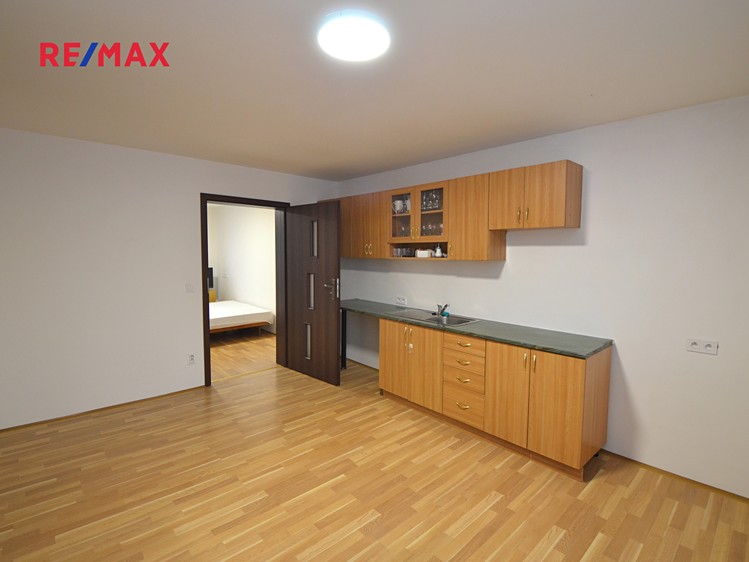 Pronájem bytu 2+kk 42 m² - foto 3