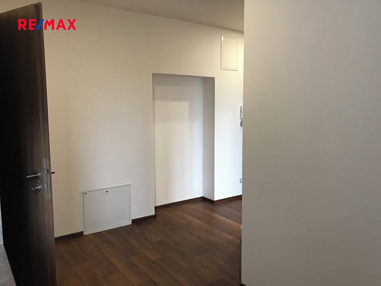 Pronájem bytu 3+1 70 m² - foto 4