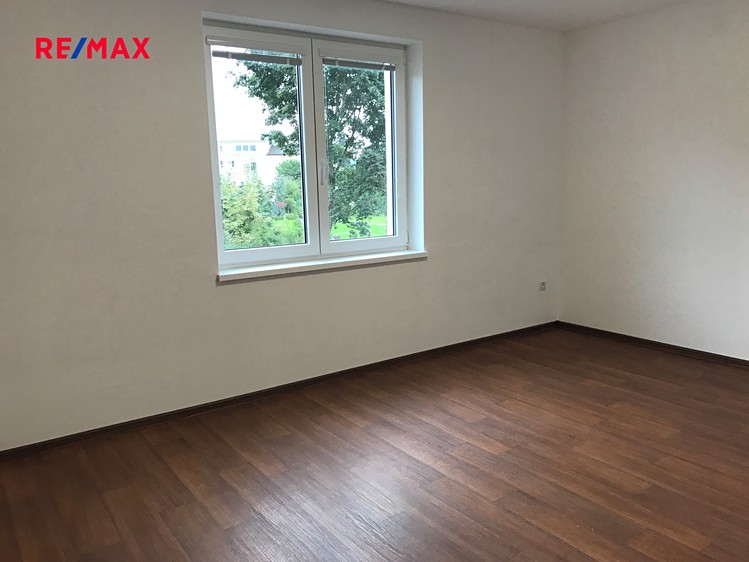 Pronájem bytu 3+1 70 m² - foto 3