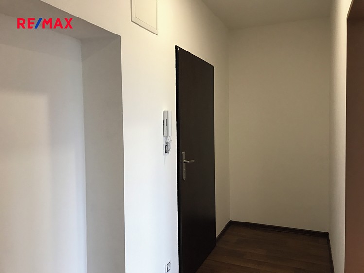 Pronájem bytu 3+1 70 m² - foto 7