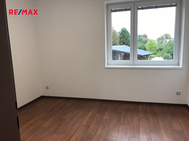 Pronájem bytu 3+1 70 m² - foto 6