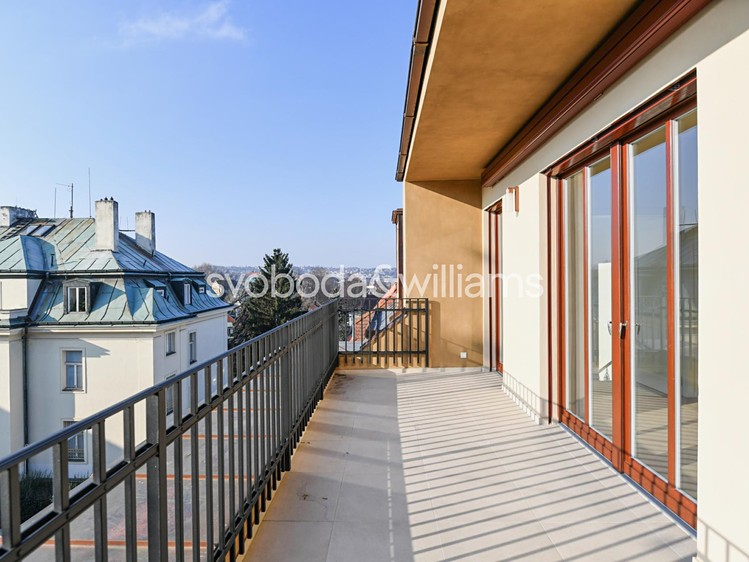 Pronájem bytu 4+1 132 m² - foto 4