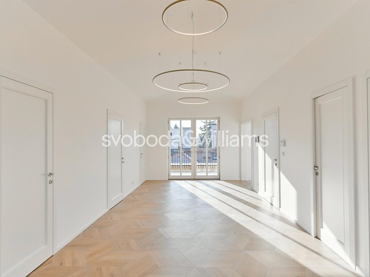 Pronájem bytu 4+1 132 m² - foto 5