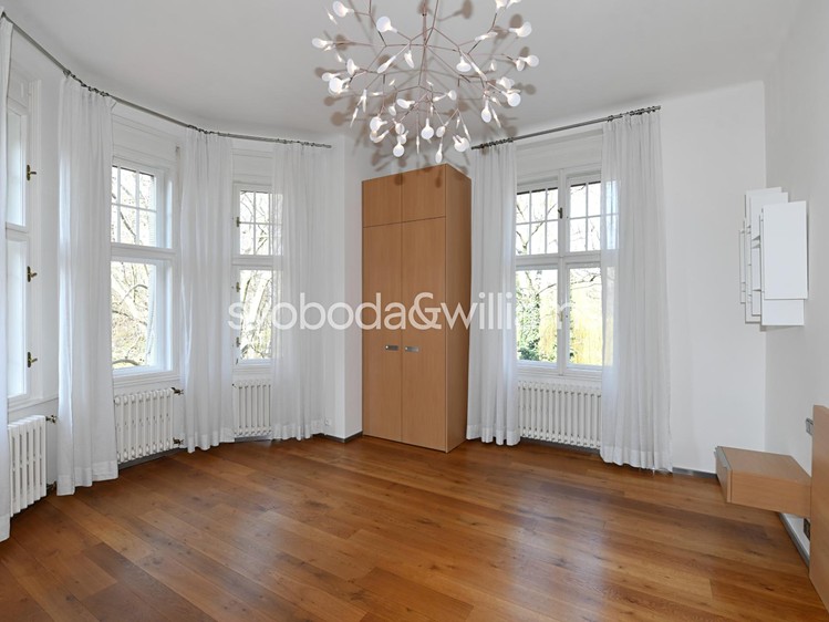 Pronájem bytu 4+1 189 m² - foto 8