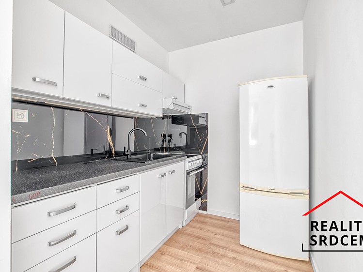 Pronájem bytu 1+kk 31 m² - foto 1