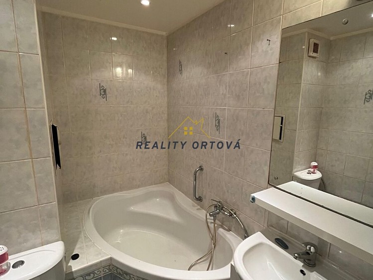 Pronájem bytu 1+1 35 m² - foto 5