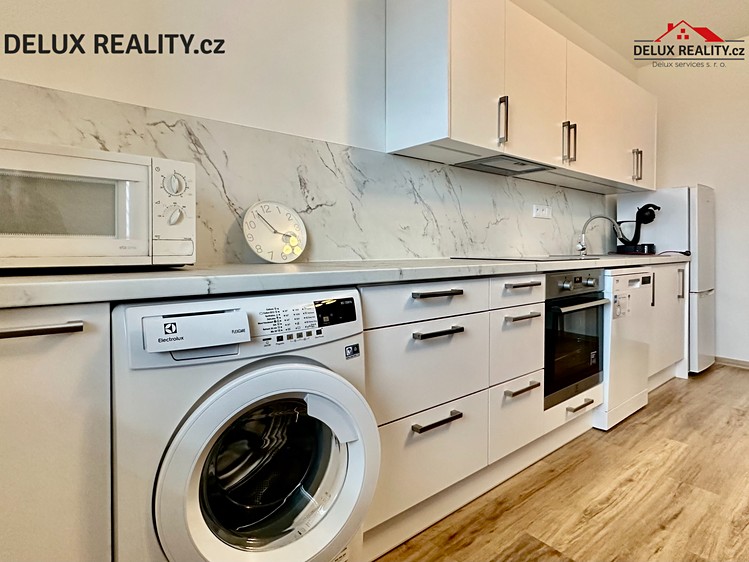 Pronájem bytu 3+kk 83 m² (Jednopodlažní) - foto 1