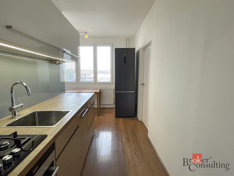 Pronájem bytu 3+1 62 m² - foto 3
