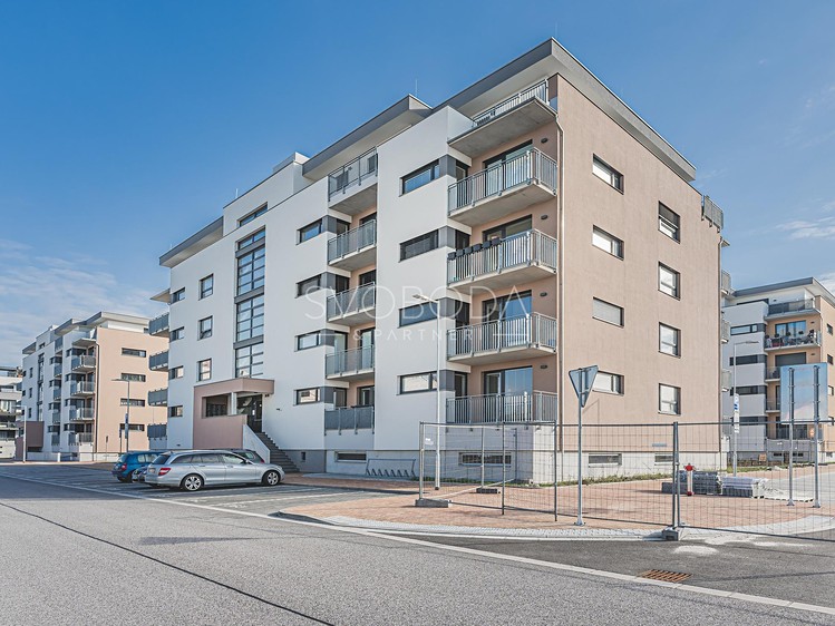Pronájem bytu 1+kk 32 m² - foto 1