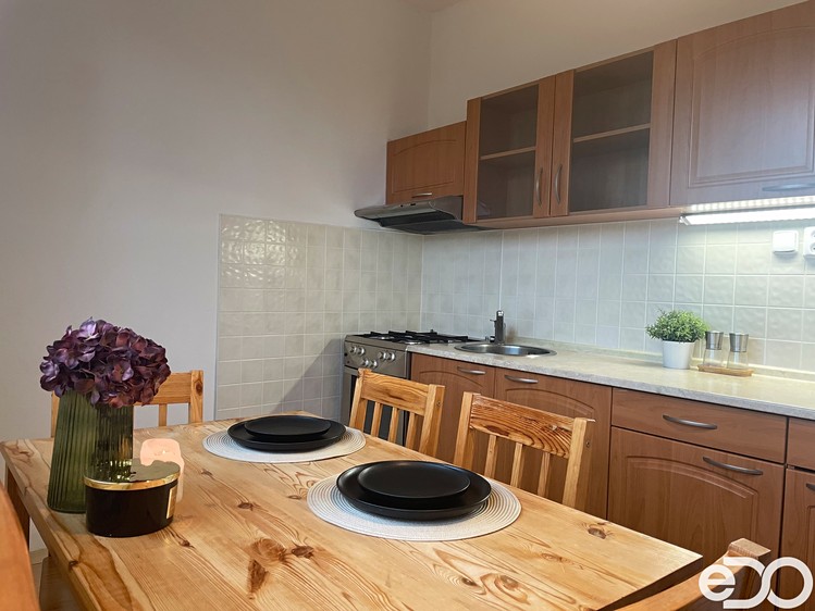 Pronájem bytu 2+1 56 m² (Jednopodlažní) - foto 1