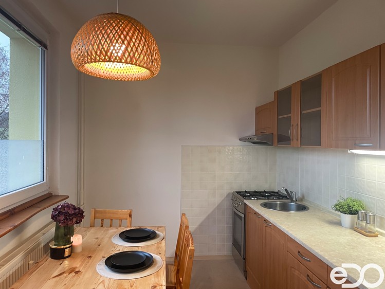 Pronájem bytu 2+1 56 m² (Jednopodlažní) - foto 2
