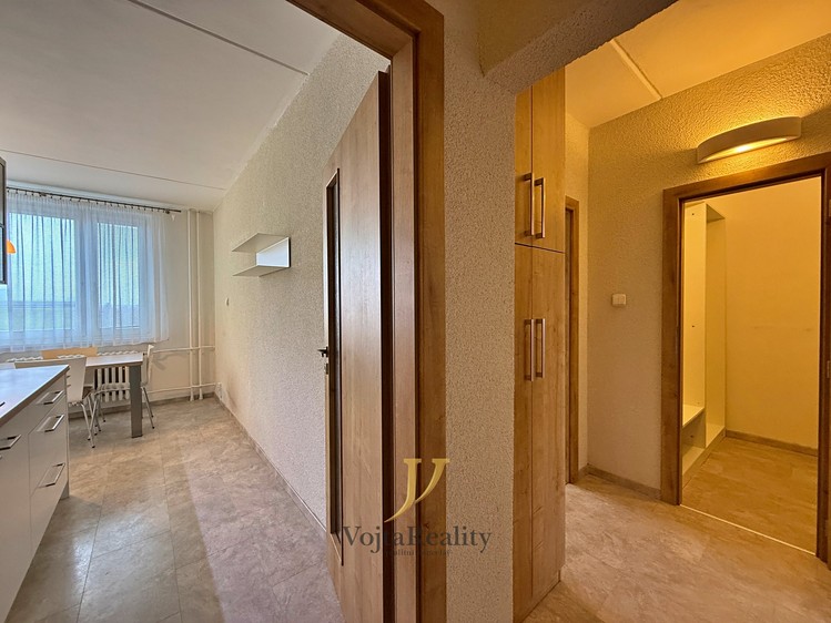 Pronájem bytu 3+1 75 m² - foto 4