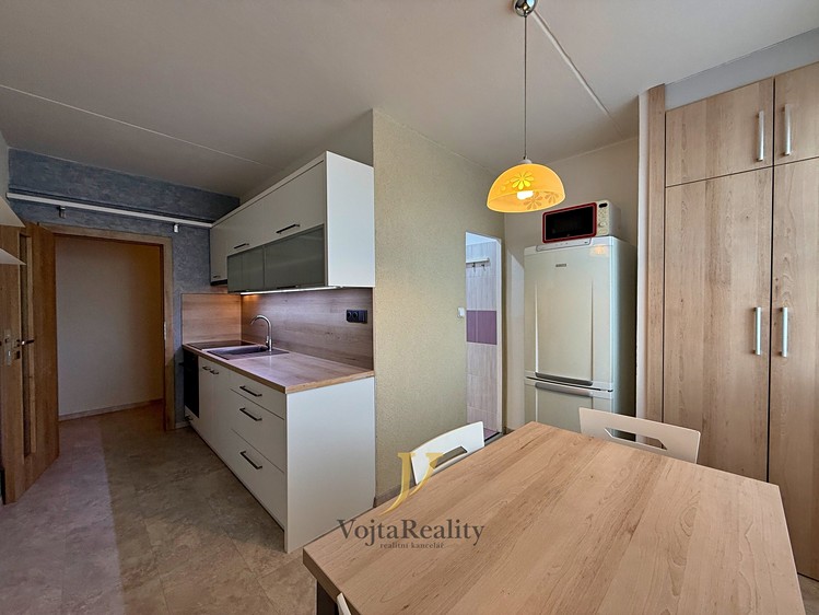 Pronájem bytu 3+1 75 m² - foto 3