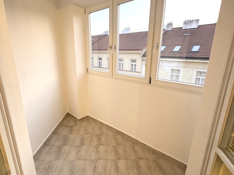 Pronájem bytu 1+1 38 m² - foto 7