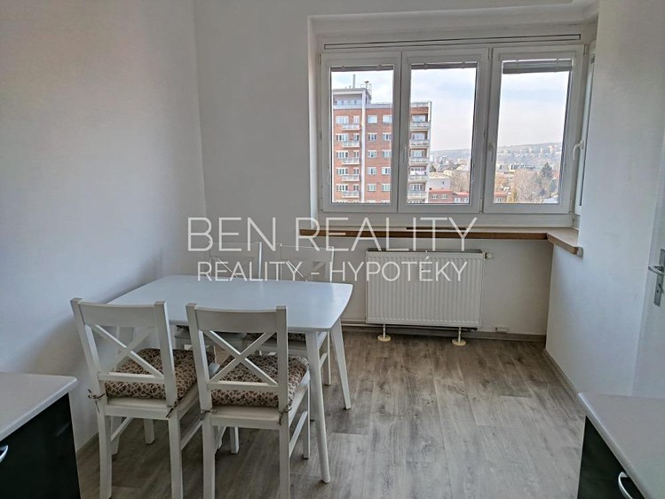 Pronájem bytu 3+1 80 m² - foto 4