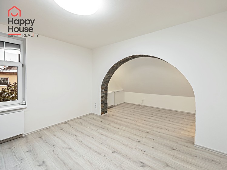Pronájem bytu 4+kk 71 m² - foto 1