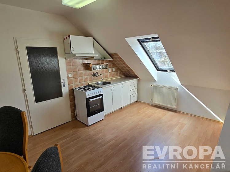 Pronájem bytu 2+kk 79 m² - foto 1