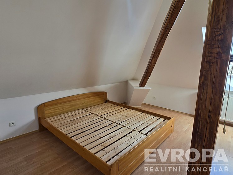 Pronájem bytu 2+kk 79 m² - foto 6