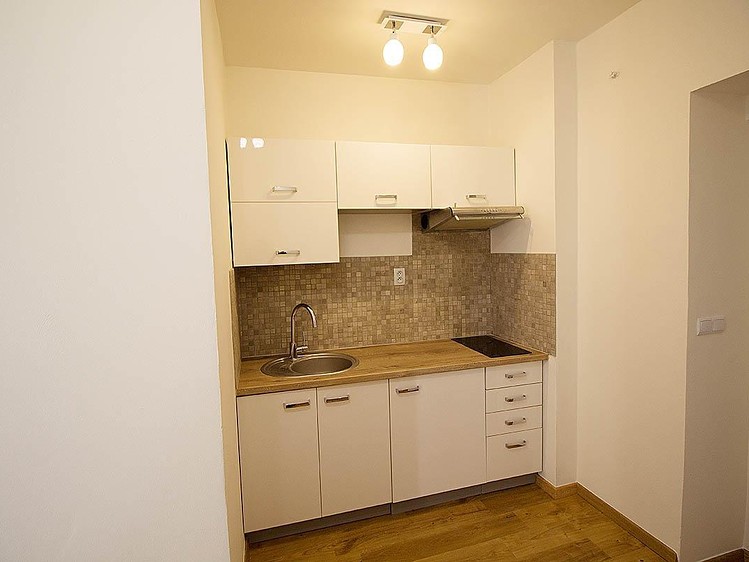 Pronájem bytu 1+kk 27 m² - foto 1