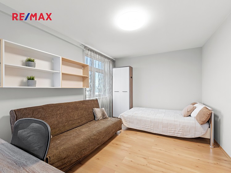 Pronájem bytu 3+kk 96 m² (Jednopodlažní) - foto 3