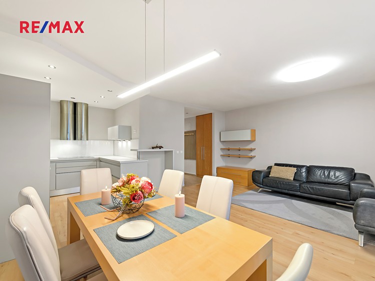 Pronájem bytu 3+kk 96 m² (Jednopodlažní) - foto 1