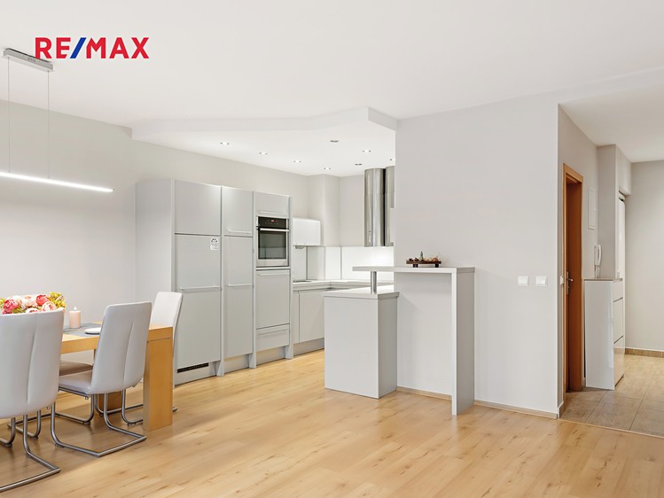 Pronájem bytu 3+kk 96 m² (Jednopodlažní) - foto 7