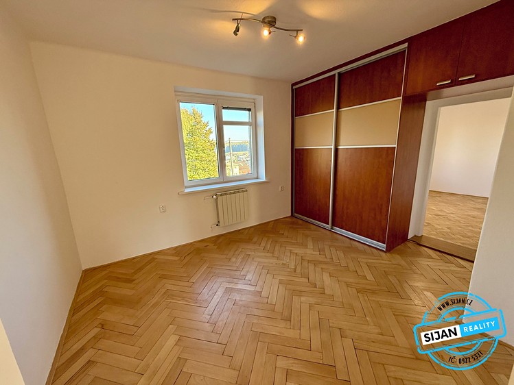 Pronájem bytu 4+1 87 m² - foto 8