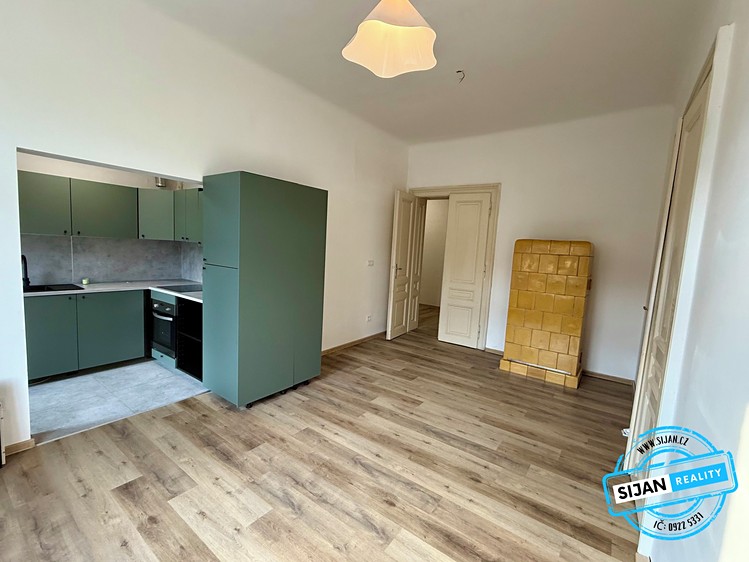Pronájem bytu 4+1 92 m² - foto 3