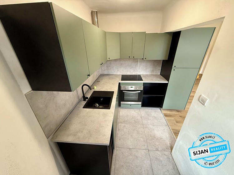 Pronájem bytu 4+1 92 m² - foto 6