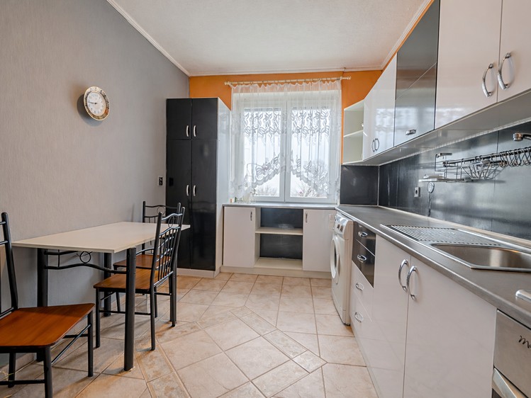 Pronájem bytu 3+1 80 m² - foto 1