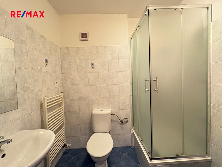 Pronájem bytu 1+kk 25 m² - foto 5