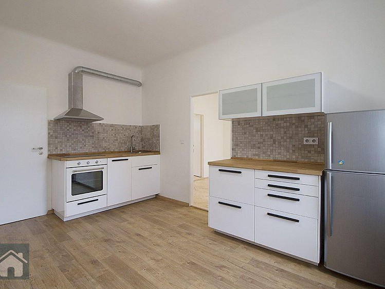 Pronájem bytu 2+1 55 m² - foto 4