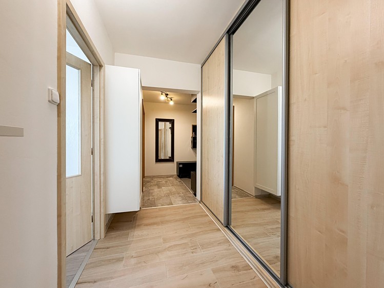 Pronájem bytu 3+kk 81 m² - foto 2