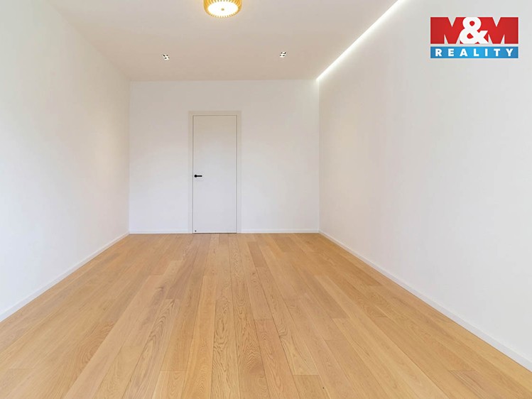 Pronájem bytu 4+kk 118 m² - foto 8