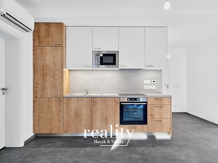 Pronájem bytu 2+kk 56 m² (Jednopodlažní) - foto 2