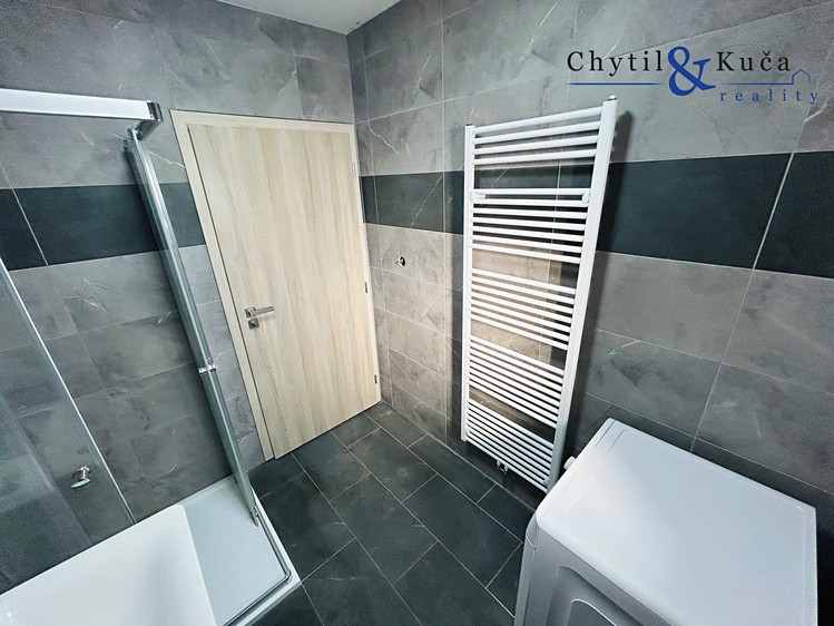 Pronájem bytu 2+kk 40 m² - foto 4