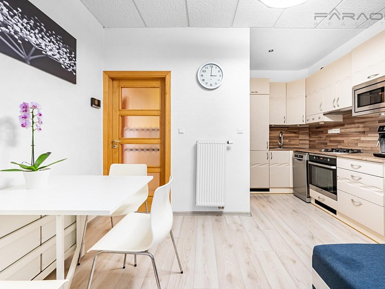 Pronájem bytu 2+kk 49 m² - foto 3