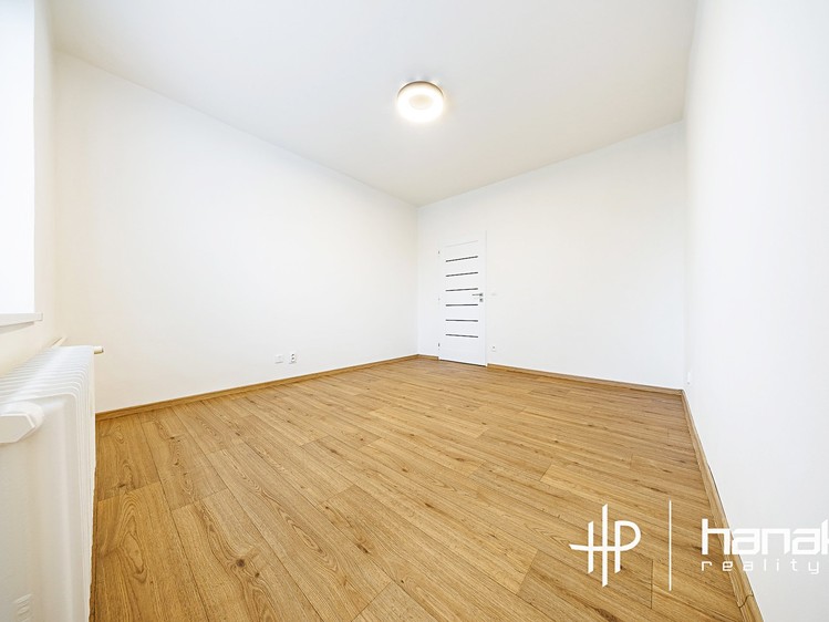 Pronájem bytu 3+1 70 m² - foto 6