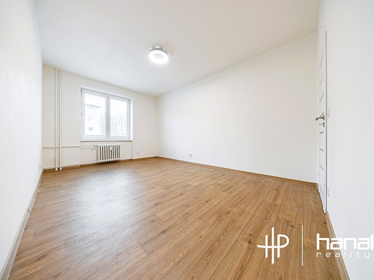 Pronájem bytu 3+1 70 m² - foto 8