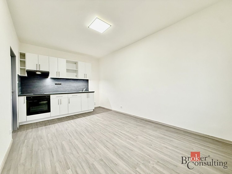 Pronájem bytu 2+kk 46 m² - foto 3