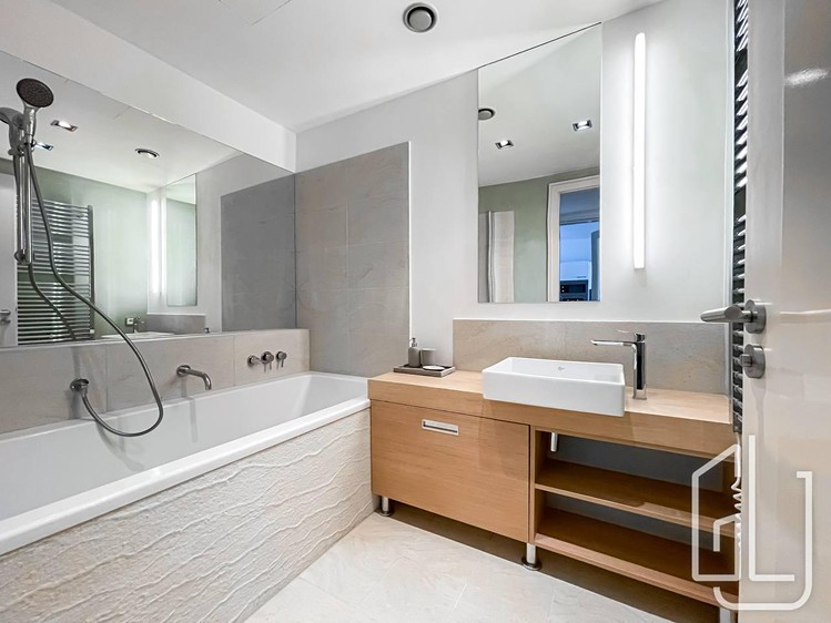 Pronájem bytu 2+kk 65 m² - foto 5