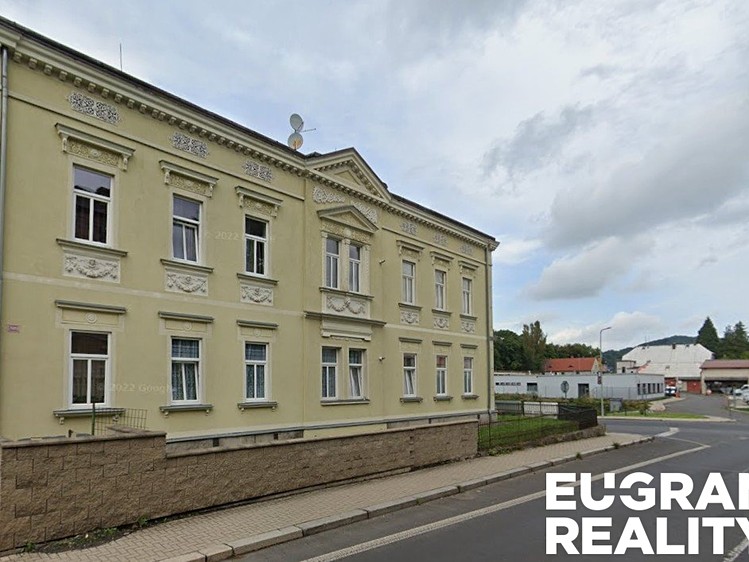Pronájem bytu 3+1 73 m² (Podkrovní) - foto 1