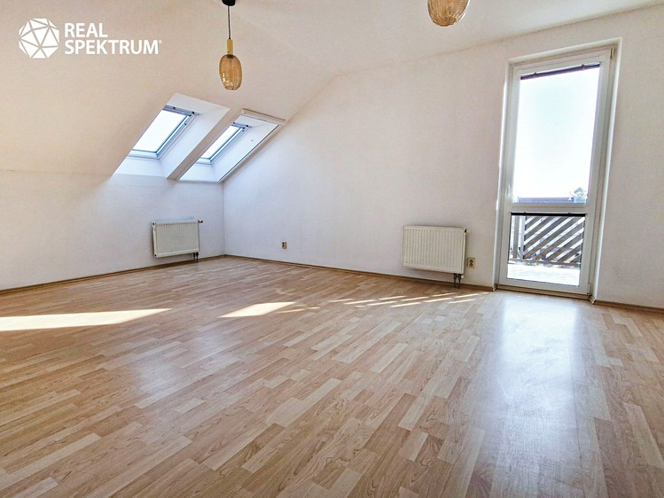Pronájem bytu 2+1 63 m² - foto 6