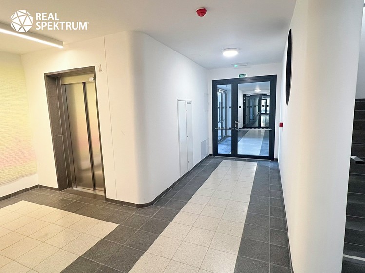 Pronájem bytu 1+kk 27 m² - foto 2