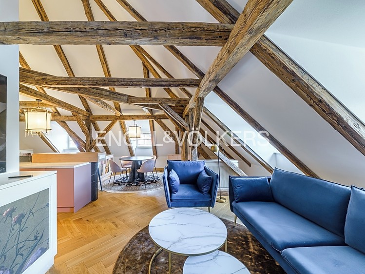 Pronájem bytu 2+kk 82 m² (Podkrovní) - foto 3