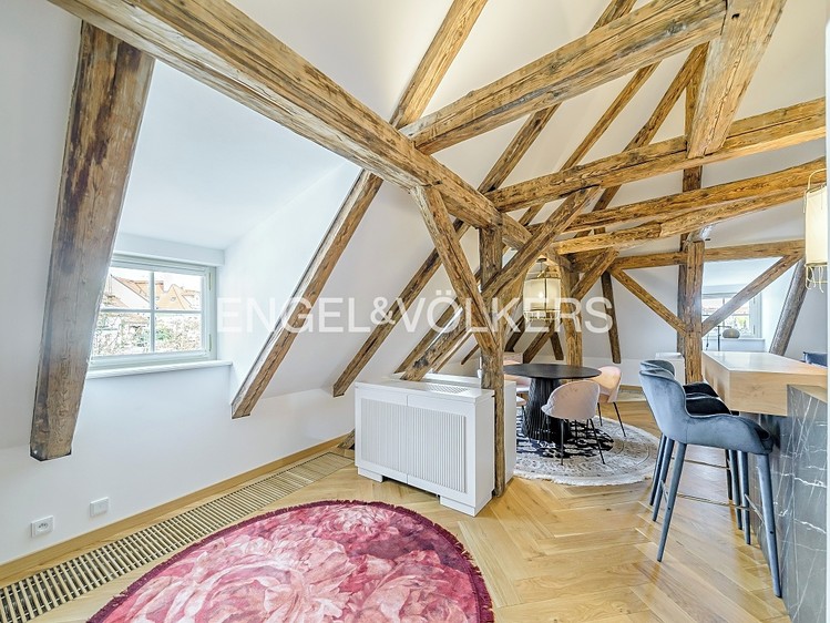 Pronájem bytu 2+kk 82 m² (Podkrovní) - foto 4