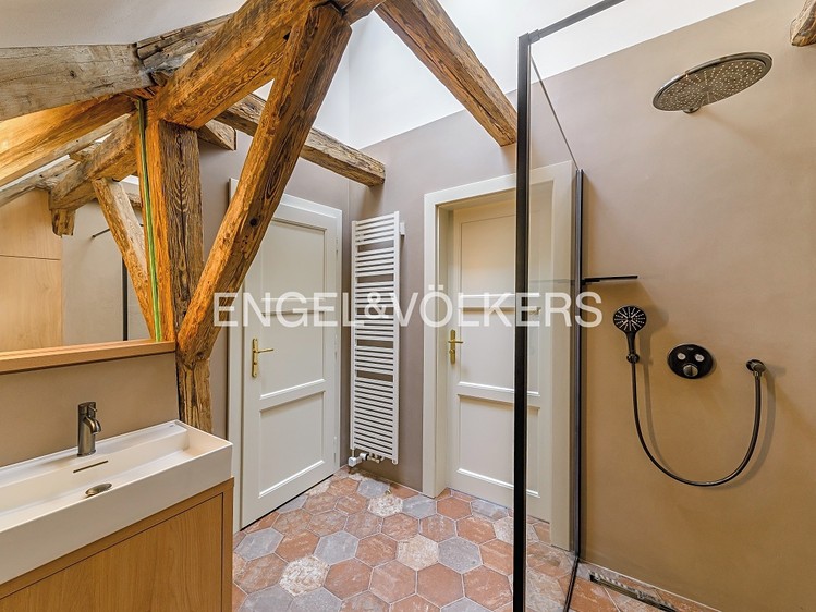 Pronájem bytu 2+kk 82 m² (Podkrovní) - foto 8