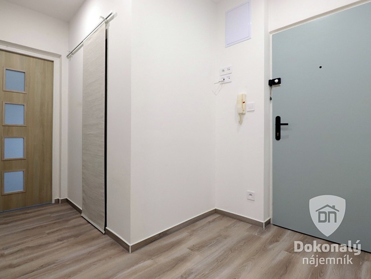 Pronájem bytu 2+1 53 m² - foto 2